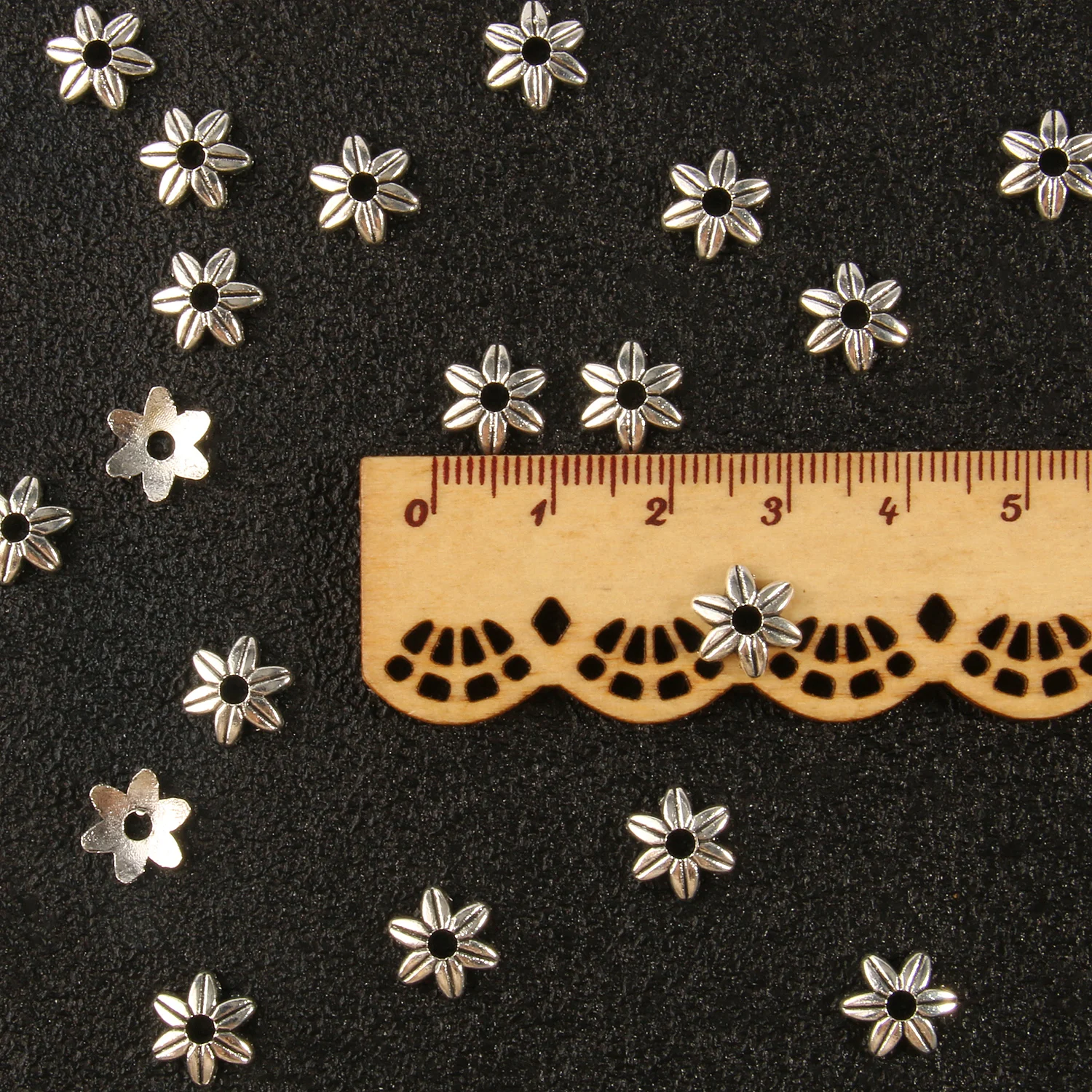 50-200pcs Flower Silver Color Metal End Caps Rondelles Loose Spacer Beads for Jewelry Making DIY Charms Bracelet Accessories
50-200pcs Flower Silver Color Metal End Caps Rondelles Loose Spacer Beads for Jewelry Making DIY Charms Bracelet Accessories