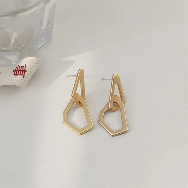 Cold wind irregular geometric metal material earrings girl temperament of restoring ancient ways matte stud earrings
Cold wind irregular geometric metal material earrings girl temperament of restoring ancient ways matte stud earrings