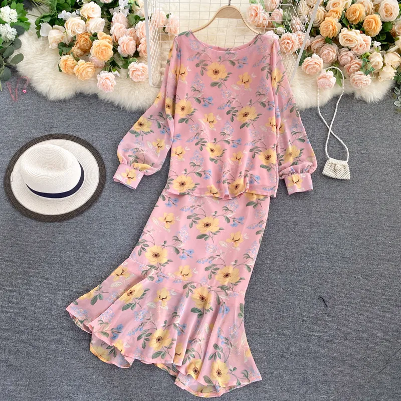 2021 Summer New Loose Women Two-Piece Round Neck Pullover Blouse + High Waist Ruffled Fishtail Skirt Printed Fashion Suit Female
2021 Summer New Loose Women Two-Piece Round Neck Pullover Blouse + High Waist Ruffled Fishtail Skirt Printed Fashion Suit Female