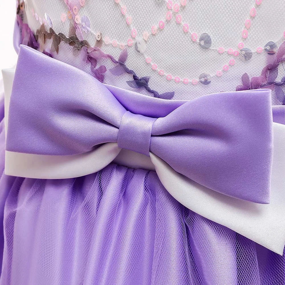 Flower Girls Dresses Illusion Sleeveless O-Neck Sequined Tulle Lace Knee-Length Luxury Champagne Kids Party Princess Gown F446
Flower Girls Dresses Illusion Sleeveless O-Neck Sequined Tulle Lace Knee-Length Luxury Champagne Kids Party Princess Gown F446