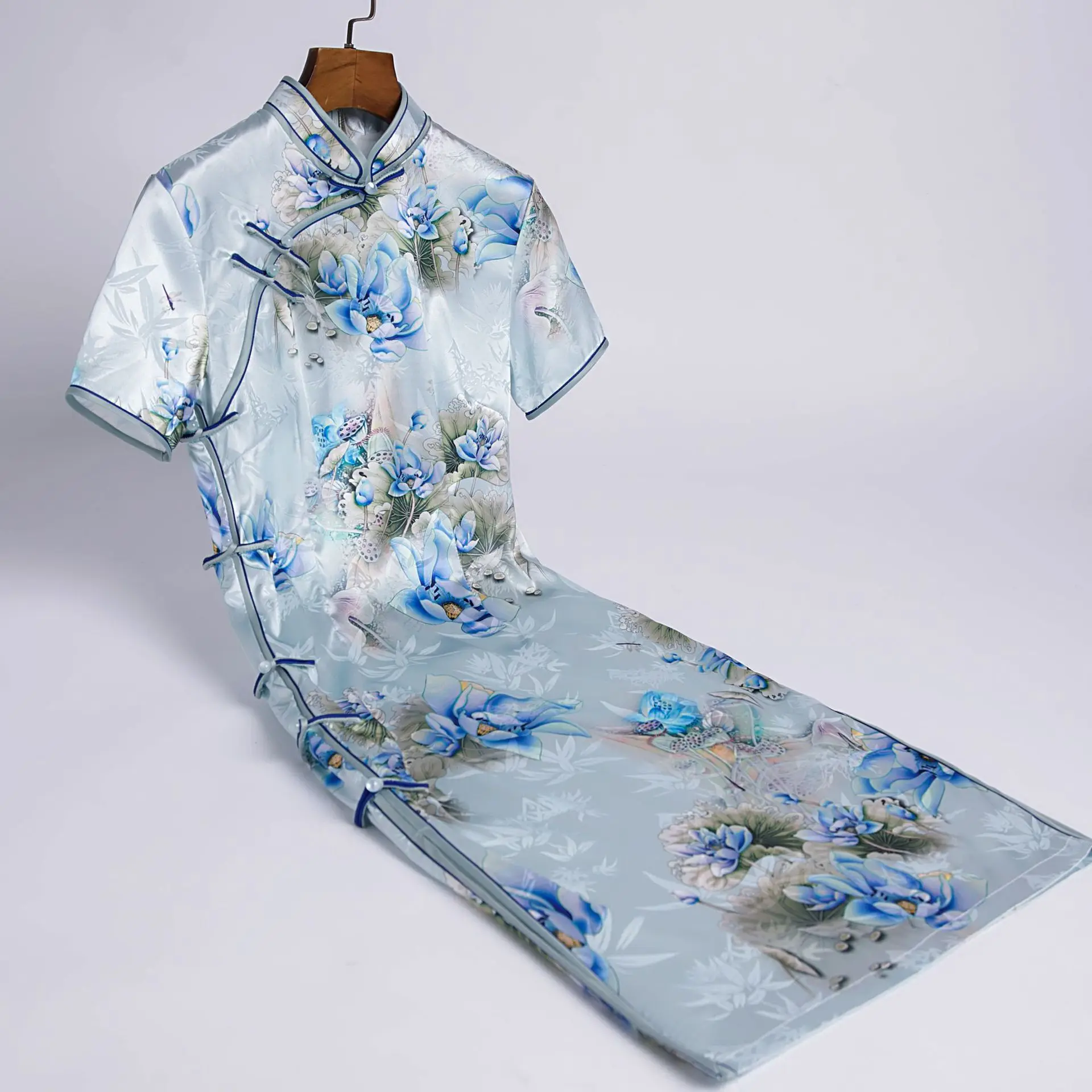 Mandarin Collar Short Sleeve Flower Printed Satin Cheongsam Elegant Chinese Female Qipao Evening Party Gown Vestidso
Mandarin Collar Short Sleeve Flower Printed Satin Cheongsam Elegant Chinese Female Qipao Evening Party Gown Vestidso