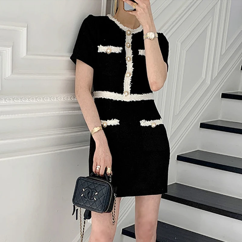 JSXDHK 2022 Summer Fringe Knitted Sweaters Dress Fashion Runway Women Pearl Button Patchwork Pocket Tassel Elastic Bodycon Dress 
JSXDHK 2022 Summer Fringe Knitted Sweaters Dress Fashion Runway Women Pearl Button Patchwork Pocket Tassel Elastic Bodycon Dress
