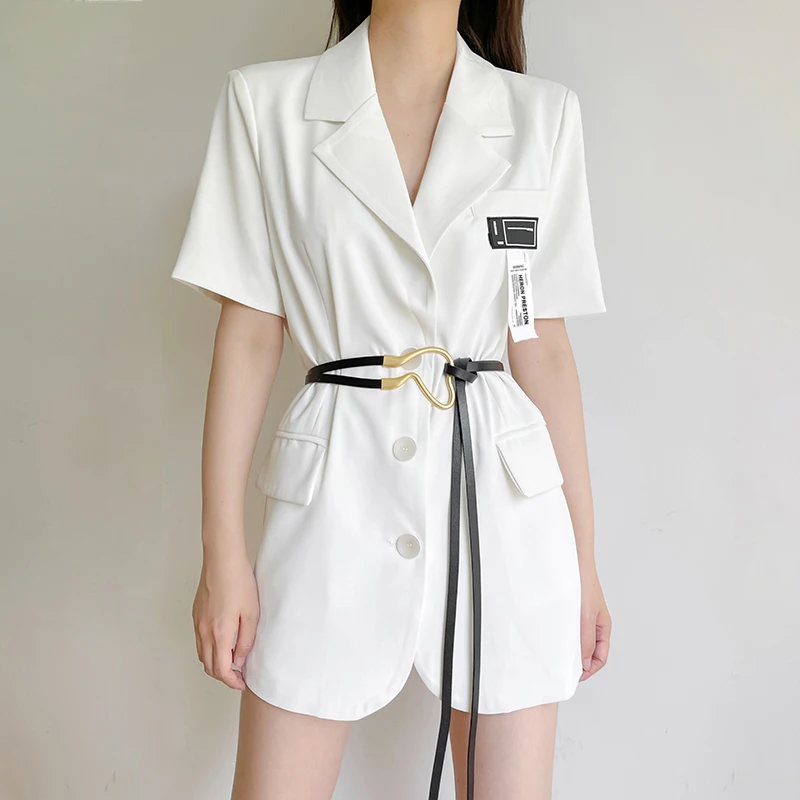 ZCSMLL 2021 Summer New White Blazer Women Korean Loose Big Size Casual Turn-down Collar Korean Fashion Women Coat Summer
ZCSMLL 2021 Summer New White Blazer Women Korean Loose Big Size Casual Turn-down Collar Korean Fashion Women Coat Summer