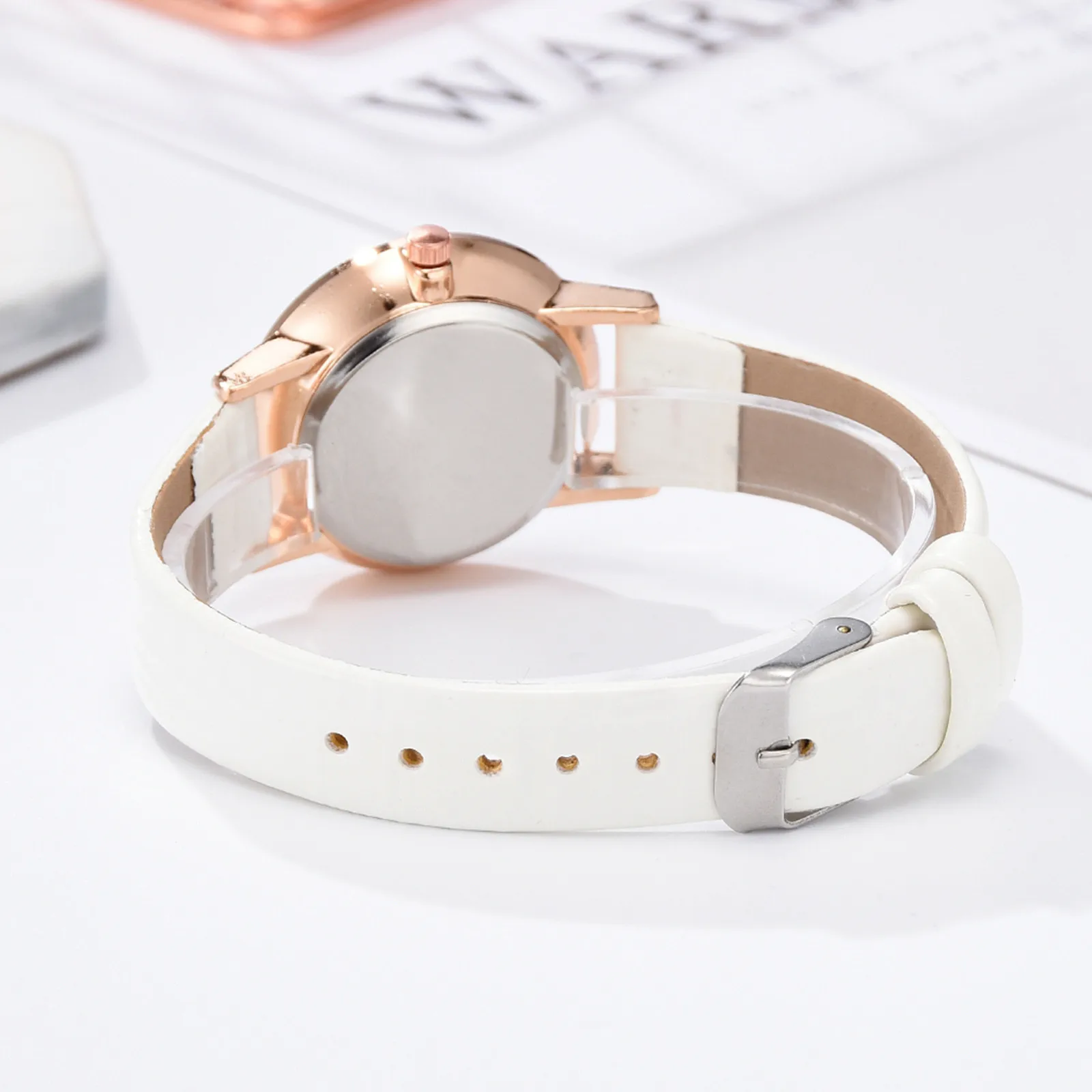 2021 New European Diamond Heart-shaped Fashion Popular Style Women Luxury Watch Brand Quartz Waterproof Watch Reloj mujer Clock
2021 New European Diamond Heart-shaped Fashion Popular Style Women Luxury Watch Brand Quartz Waterproof Watch Reloj mujer Clock