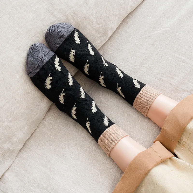 New Women's Socks Winter And New Year Warmth Thick Medium And Short feather Soft Comfortable Casual Fashion Sports Ladies
New Women's Socks Winter And New Year Warmth Thick Medium And Short feather Soft Comfortable Casual Fashion Sports Ladies