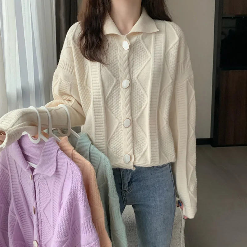 Solid Color Lapel Sweet Sweater Women's Jacket 2021 Autumn and Winter New Knitted Cardigan Twist Loose Sweater
Solid Color Lapel Sweet Sweater Women's Jacket 2021 Autumn and Winter New Knitted Cardigan Twist Loose Sweater