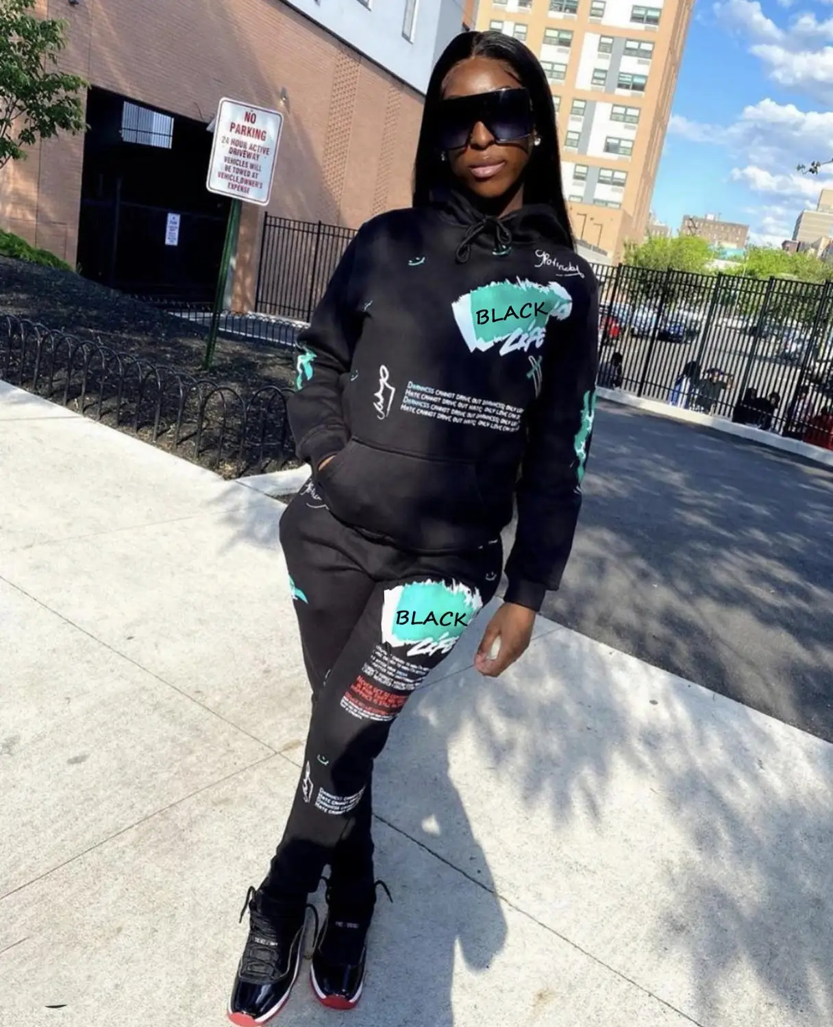 Autumn and winter new fashion letter printed leisure sports suit hooded long sleeve sweater and trousers women's two-piece set
Autumn and winter new fashion letter printed leisure sports suit hooded long sleeve sweater and trousers women's two-piece set