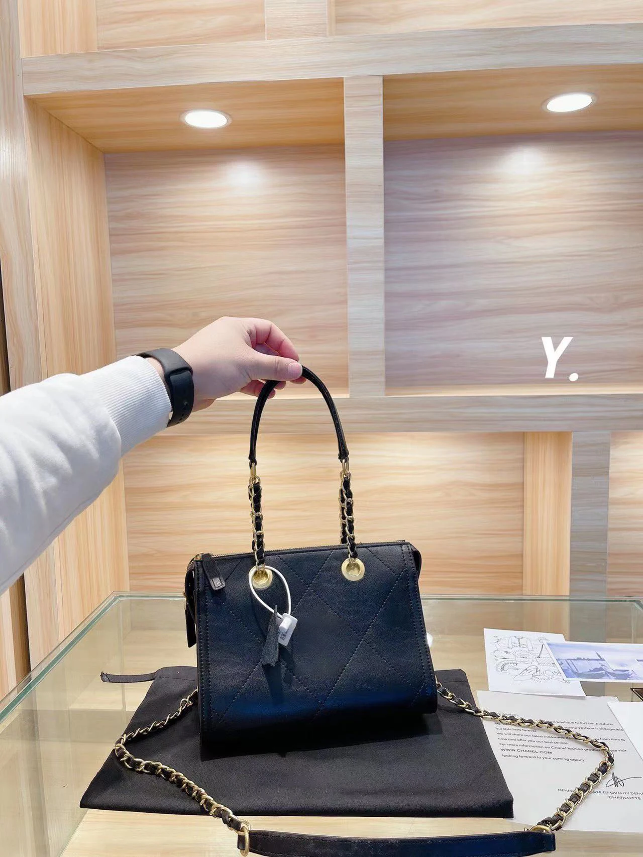 300602 с логотипом, топовая модная Высококачественная трендовая дизайнерская сумка большой вместимости с одной лямкой из диагональной кожи 
300602 с логотипом, топовая модная Высококачественная трендовая дизайнерская сумка большой вместимости с одной лямкой из диагональной кожи