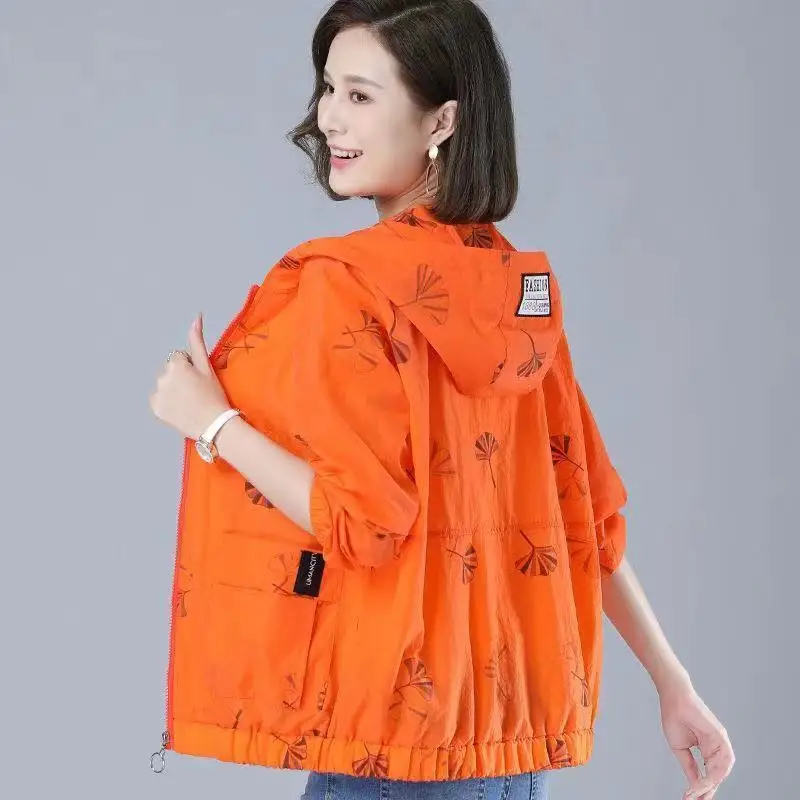 2021 New Sun Protection Clothing Women Jacket Thin Coat Long Sleeve Hooded Anti-UV Breathable Female Windbreaker Summer Coats
2021 New Sun Protection Clothing Women Jacket Thin Coat Long Sleeve Hooded Anti-UV Breathable Female Windbreaker Summer Coats