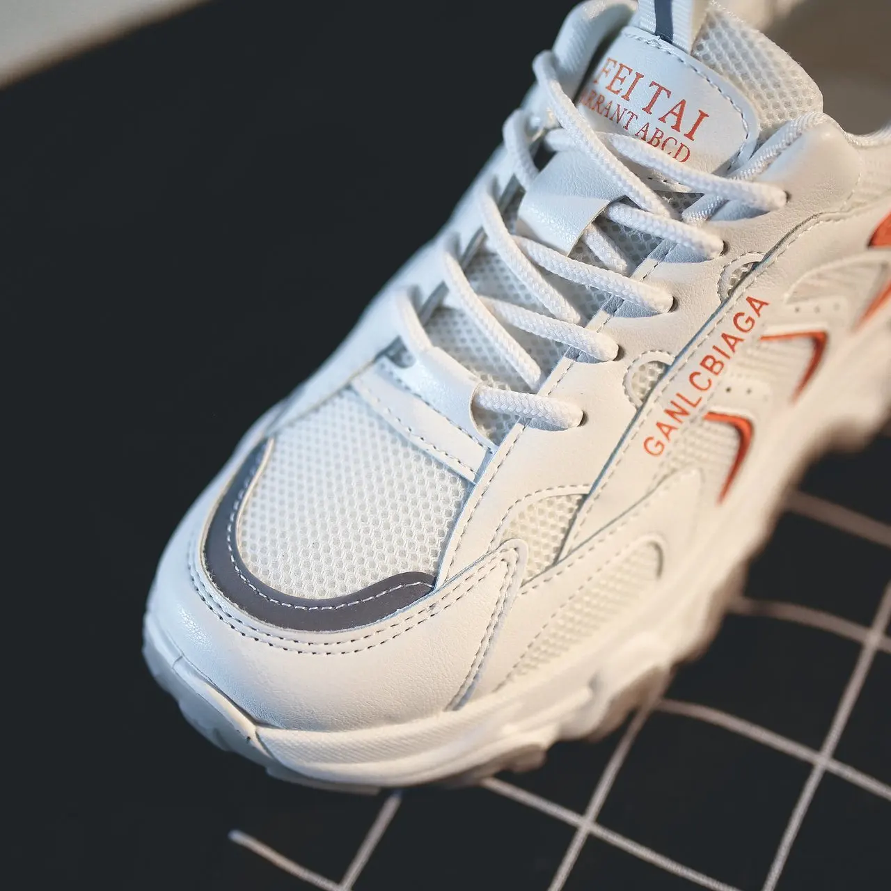 New Women Shoes Fashion Sneakers Women Vulcanize Shoes Comfortable Tenis Feminino Chunky Platform Sneakers Female Trainers
New Women Shoes Fashion Sneakers Women Vulcanize Shoes Comfortable Tenis Feminino Chunky Platform Sneakers Female Trainers