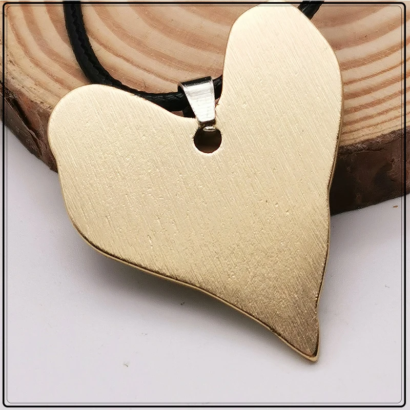 New Fashion Original Design Vintage Golden Metal Necklace For Women Stainless Steel Jewelry Goth Punk Chain Gothic Accessories
New Fashion Original Design Vintage Golden Metal Necklace For Women Stainless Steel Jewelry Goth Punk Chain Gothic Accessories