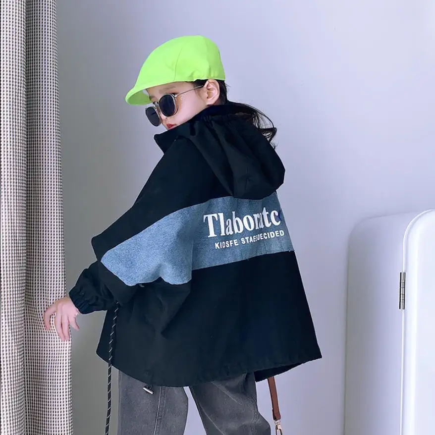 4-16 years girls Fashion denim patchwork loose coats autumn new hooded letter print jackets for children teenage outerwear w1123
4-16 years girls Fashion denim patchwork loose coats autumn new hooded letter print jackets for children teenage outerwear w1123