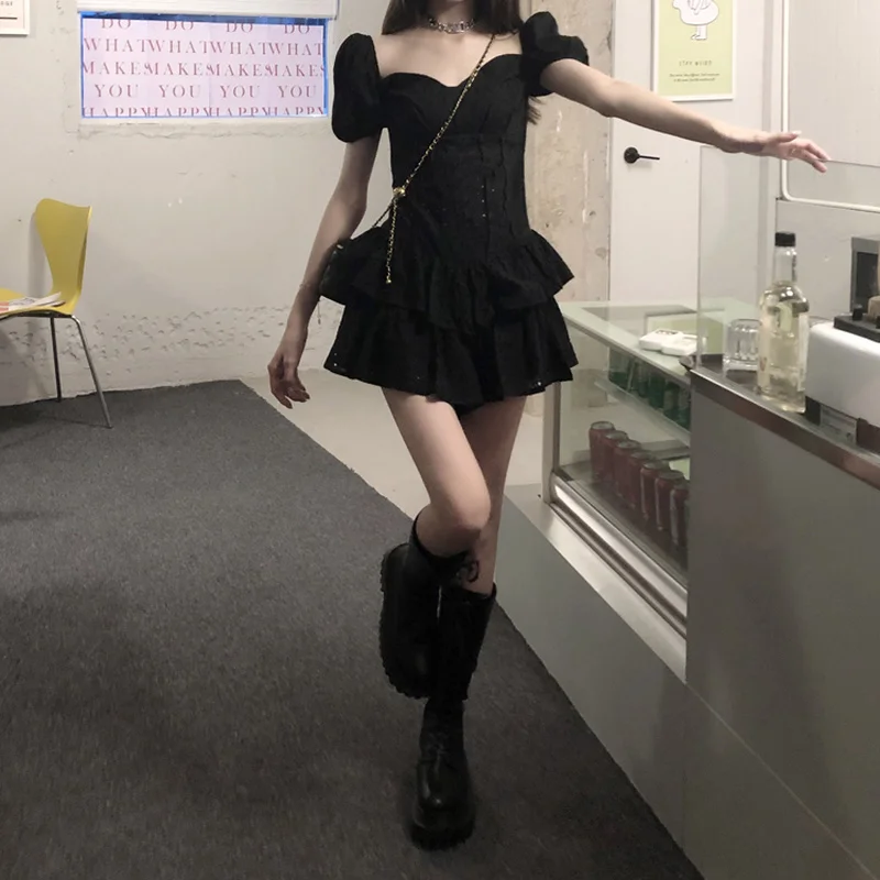 Dress Design Sense Black Square Collar Short Sleeve Dress Female Summer New Style Korean Waist Slim Short Skirt
Dress Design Sense Black Square Collar Short Sleeve Dress Female Summer New Style Korean Waist Slim Short Skirt
