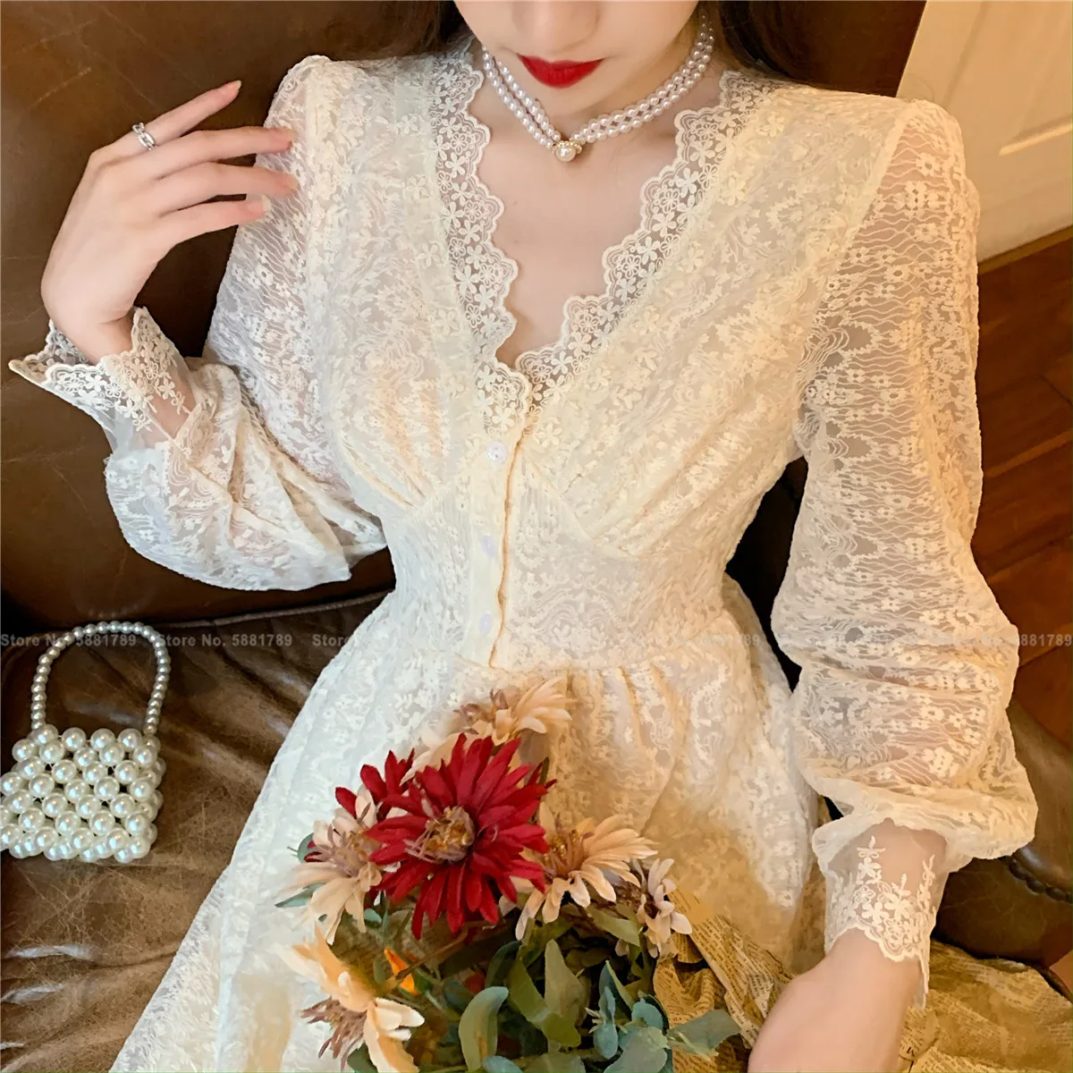 Women French Lace Elegant Party Wedding Dress Fashion Lady Vintage Princess Evening Dresses V-neck Gowns Girls Sweet Vestidos
Women French Lace Elegant Party Wedding Dress Fashion Lady Vintage Princess Evening Dresses V-neck Gowns Girls Sweet Vestidos
