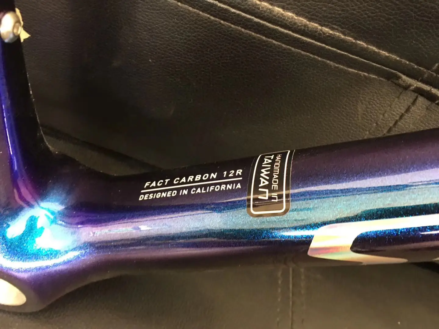 Blue chameleon color sl7 carbon bike frame disc taiwan bicycle frame in carbon ud glossy SL7 blue cycing carbon frame 44-58cm
Blue chameleon color sl7 carbon bike frame disc taiwan bicycle frame in carbon ud glossy SL7 blue cycing carbon frame 44-58cm