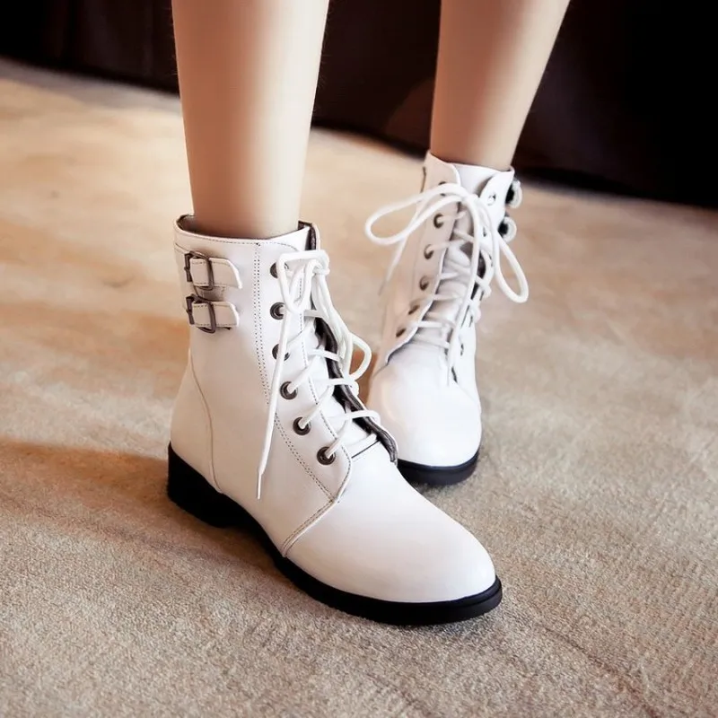 Women's Boots New Winter Fashion Round Head Lace-up Low-heeled Comfortable Short Tube Martin Women Shoes Plus Size 34-43 Black
Women's Boots New Winter Fashion Round Head Lace-up Low-heeled Comfortable Short Tube Martin Women Shoes Plus Size 34-43 Black