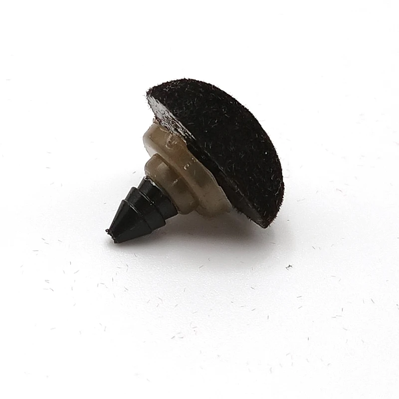 38pcs 14x18mm and 12x15mm velvet safety triangle nose-- Dolls Toys Accessories 
38pcs 14x18mm and 12x15mm velvet safety triangle nose-- Dolls Toys Accessories