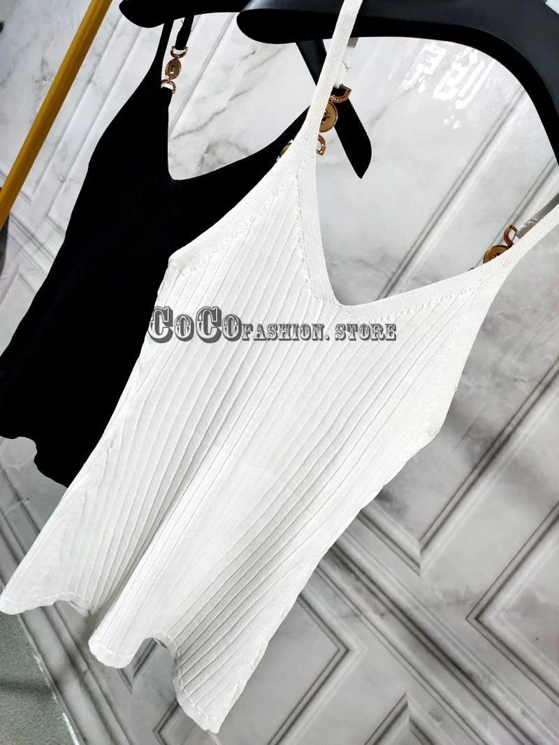 high end luxury designer branded Gold Strap Knitted 2021 Spring Summer Sexy V-neck stretch slim tank Tops Tanks Camis crop tops
high end luxury designer branded Gold Strap Knitted 2021 Spring Summer Sexy V-neck stretch slim tank Tops Tanks Camis crop tops