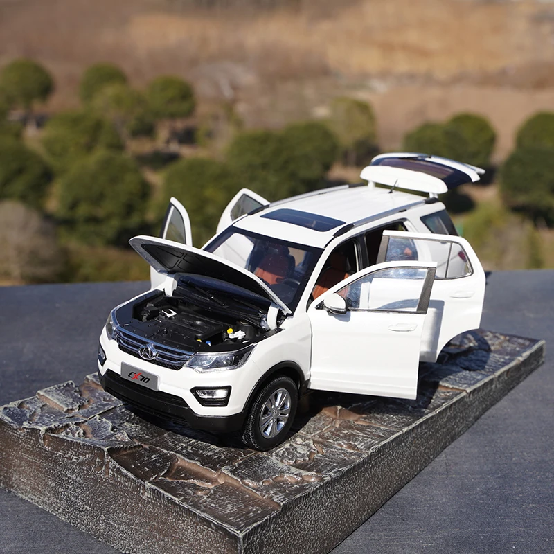 Original factory 1:18 Changan CX70 SUV 7 SEATER VERSION Diecast car model for gift, collection
Original factory 1:18 Changan CX70 SUV 7 SEATER VERSION Diecast car model for gift, collection