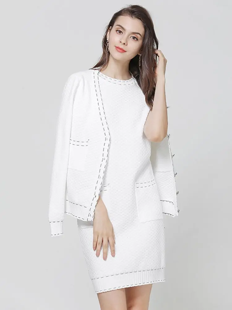 Fashion Women's Sets O-Neck Knitted Dress +Single Breasted Long Sleeve Coat 2022 Spring New Temperament Suits
Fashion Women's Sets O-Neck Knitted Dress +Single Breasted Long Sleeve Coat 2022 Spring New Temperament Suits