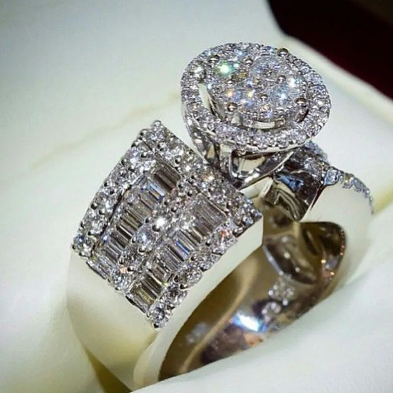 Brand New Fashion Trend Luxury Silver Color Ring Circular Cutting Zircon Full Zircon Women's Charm Jewelry Banquet Jewelry
Brand New Fashion Trend Luxury Silver Color Ring Circular Cutting Zircon Full Zircon Women's Charm Jewelry Banquet Jewelry