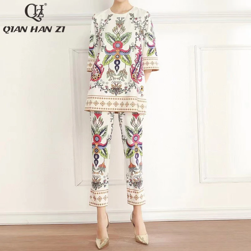 Qian Han Zi designer high-quality fashion two piece set Women's mid-sleeve luxury beaded top And pattern printing trousers Suit
Qian Han Zi designer high-quality fashion two piece set Women's mid-sleeve luxury beaded top And pattern printing trousers Suit