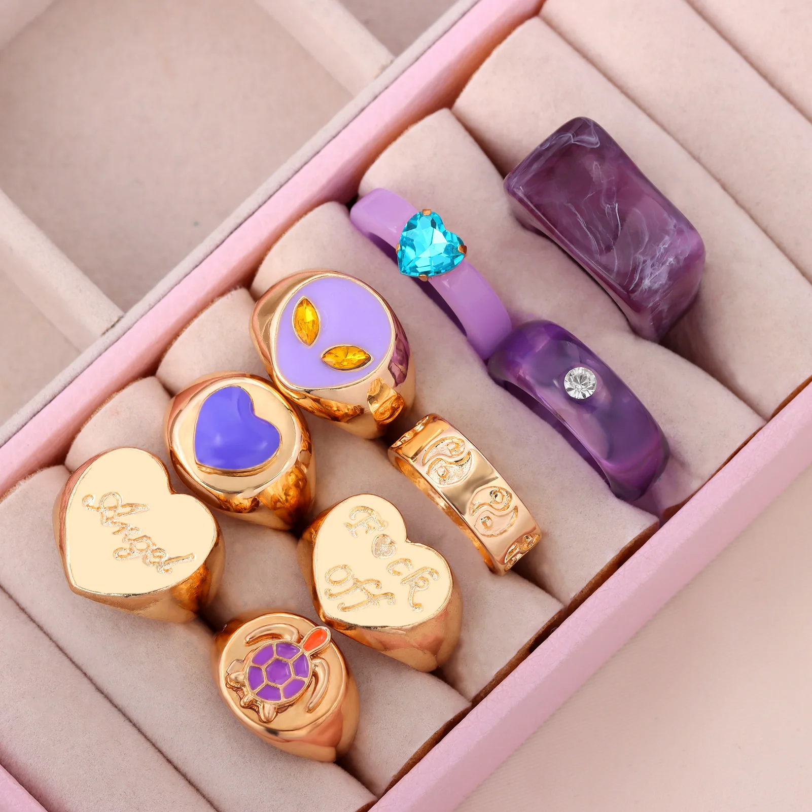2021 Fashion Cute Alien Rings For Women Vintage Purple Love Heart Turtle Golden Enamel Chunky Metal Ring Korea Lucky Jewelry New
2021 Fashion Cute Alien Rings For Women Vintage Purple Love Heart Turtle Golden Enamel Chunky Metal Ring Korea Lucky Jewelry New