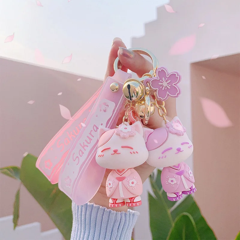 Брелок-кимоно с изображением Сакуры и кота в виде цветка вишни, брелок для ключей с японским аниме-котенком для женщин, брелки
Брелок-кимоно с изображением Сакуры и кота в виде цветка вишни, брелок для ключей с японским аниме-котенком для женщин, брелки