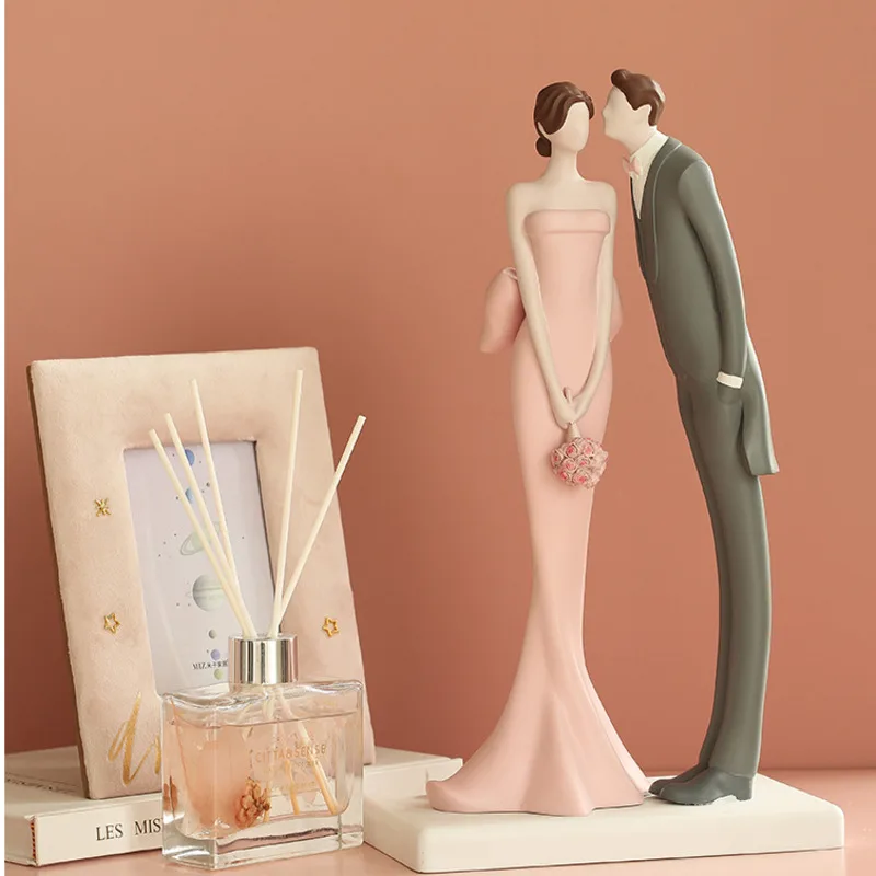 Creative romantic wedding room ornament Nordic light luxury home decoration accessories Eco-friendly resin desktop adornment
Creative romantic wedding room ornament Nordic light luxury home decoration accessories Eco-friendly resin desktop adornment