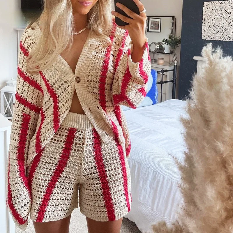 Y2K Knitted Cardigan Women Fashion Casual V-neck Sweater Elegant Stripe Clothes Long Sleeve Shorts Cotton Coat Spring Autumn
Y2K Knitted Cardigan Women Fashion Casual V-neck Sweater Elegant Stripe Clothes Long Sleeve Shorts Cotton Coat Spring Autumn