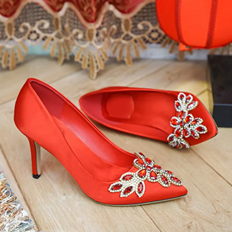 Brand Design silk Women shoes Ladies Shoes Wedding Shoes New Luxury Crystal Pointed Toe High Heels Party Shoes
Brand Design silk Women shoes Ladies Shoes Wedding Shoes New Luxury Crystal Pointed Toe High Heels Party Shoes