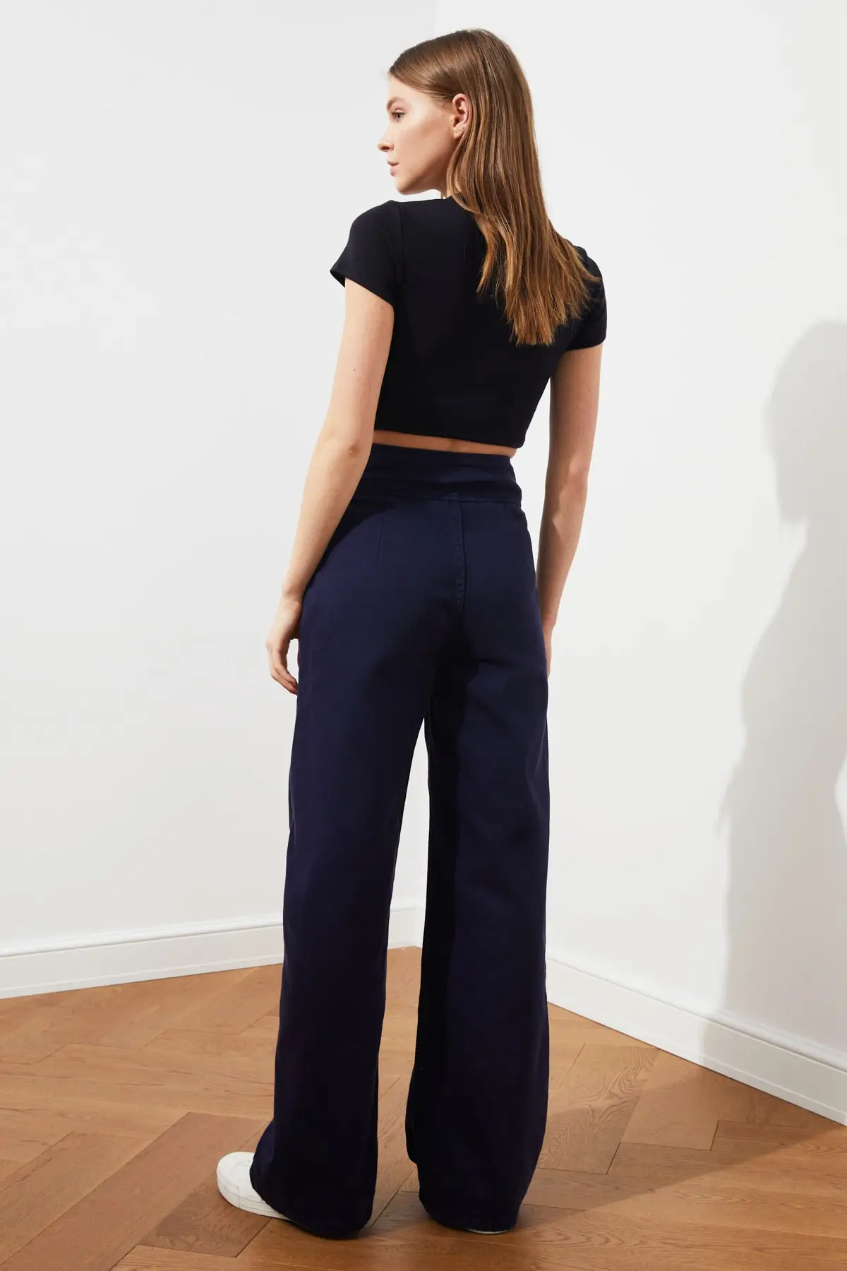 Trendyol Articulated Gusset High Bel Wide Leg Jeans TWOSS21JE0316
Trendyol Articulated Gusset High Bel Wide Leg Jeans TWOSS21JE0316