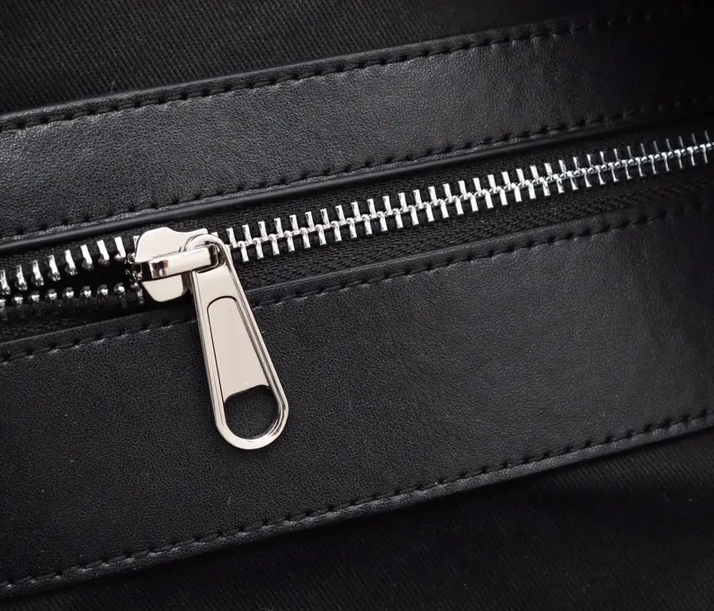 Spring 2020 new nylon fabric unisex backpack, designer backpack, factory direct, global free shipping
Spring 2020 new nylon fabric unisex backpack, designer backpack, factory direct, global free shipping