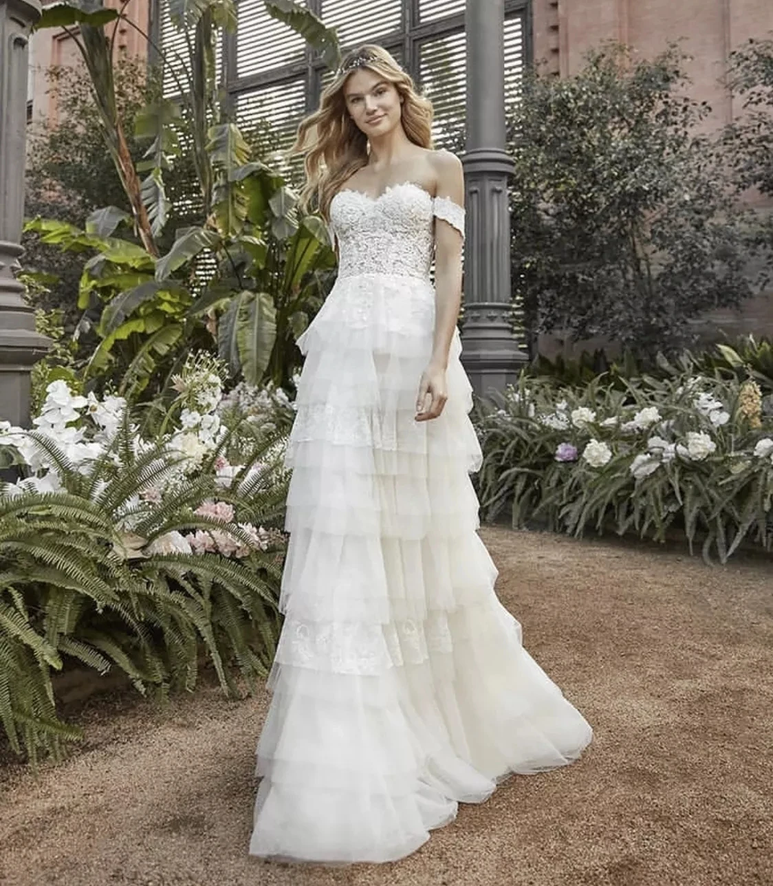 Wedding Dresses
Wedding Dresses