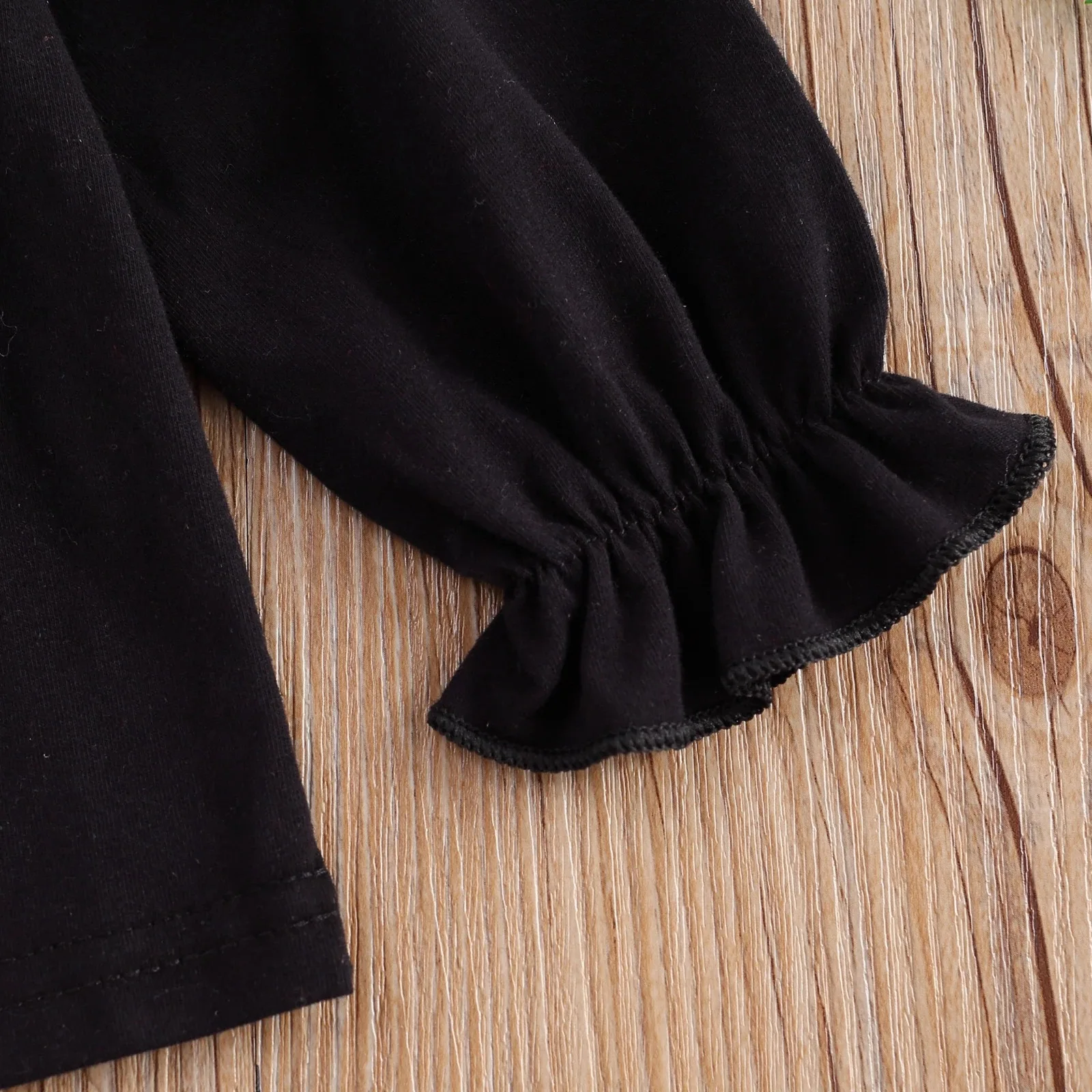 St. Patrick's Day Toddler Girls Outfits Black Shirts Green Clover Bell Bottom Pants 2 Pieces Set for Children Girls Clothes
St. Patrick's Day Toddler Girls Outfits Black Shirts Green Clover Bell Bottom Pants 2 Pieces Set for Children Girls Clothes