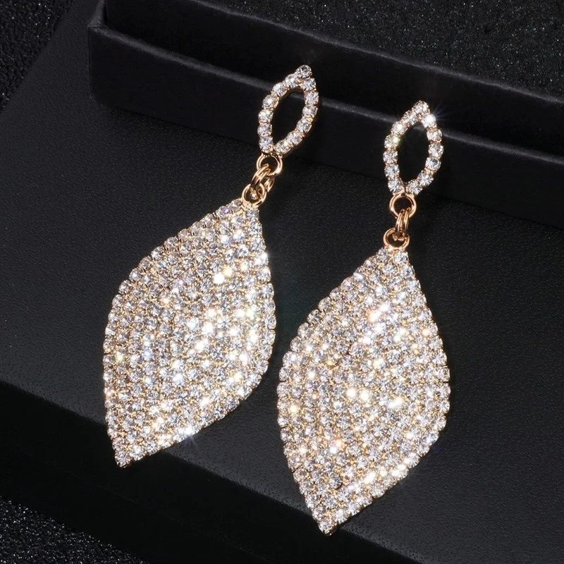 Fashion Exquisite Rhinestone Dangle Earrings Temperament Creative Ear Jewelry
Fashion Exquisite Rhinestone Dangle Earrings Temperament Creative Ear Jewelry