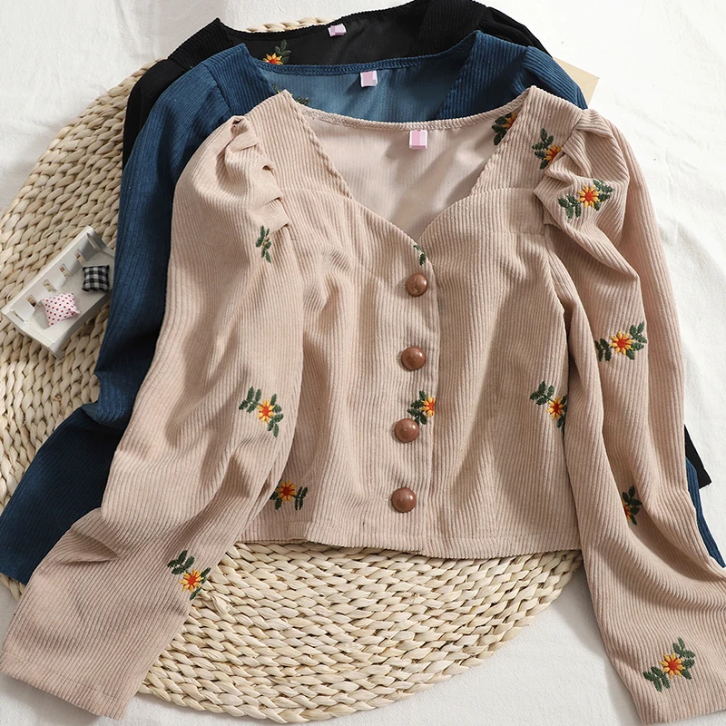 Vintage Puff sleeve short shirt female temperament embroidered corduroy shirt 2021 autumn breasted Korean Women shirts top
Vintage Puff sleeve short shirt female temperament embroidered corduroy shirt 2021 autumn breasted Korean Women shirts top
