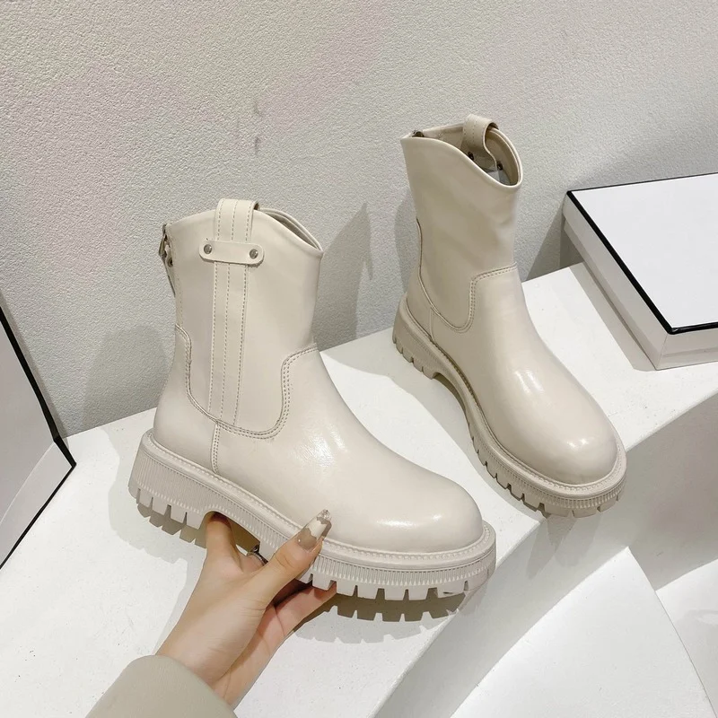Women's Short Boots Chelsea Boots Autumn New Thick-soled Round Toe Square Root Boots Outdoor Non-slip Casual Shoes Flat Boots
Women's Short Boots Chelsea Boots Autumn New Thick-soled Round Toe Square Root Boots Outdoor Non-slip Casual Shoes Flat Boots