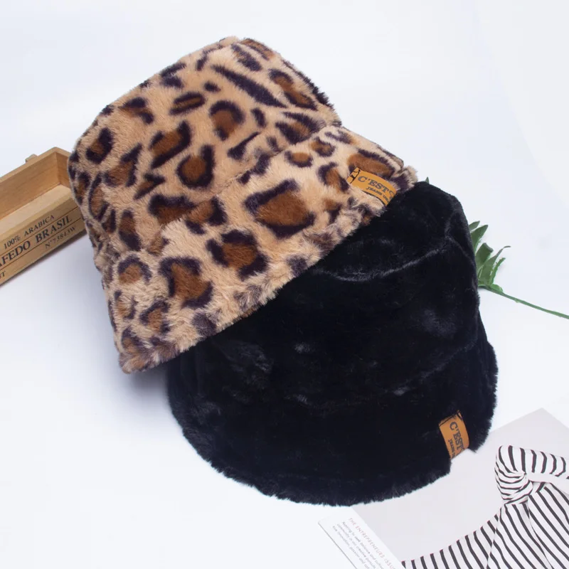 Панама женская зимняя с искусственным мехом, теплая уличная шапка от солнца с леопардовым принтом зебры
Панама женская зимняя с искусственным мехом, теплая уличная шапка от солнца с леопардовым принтом зебры