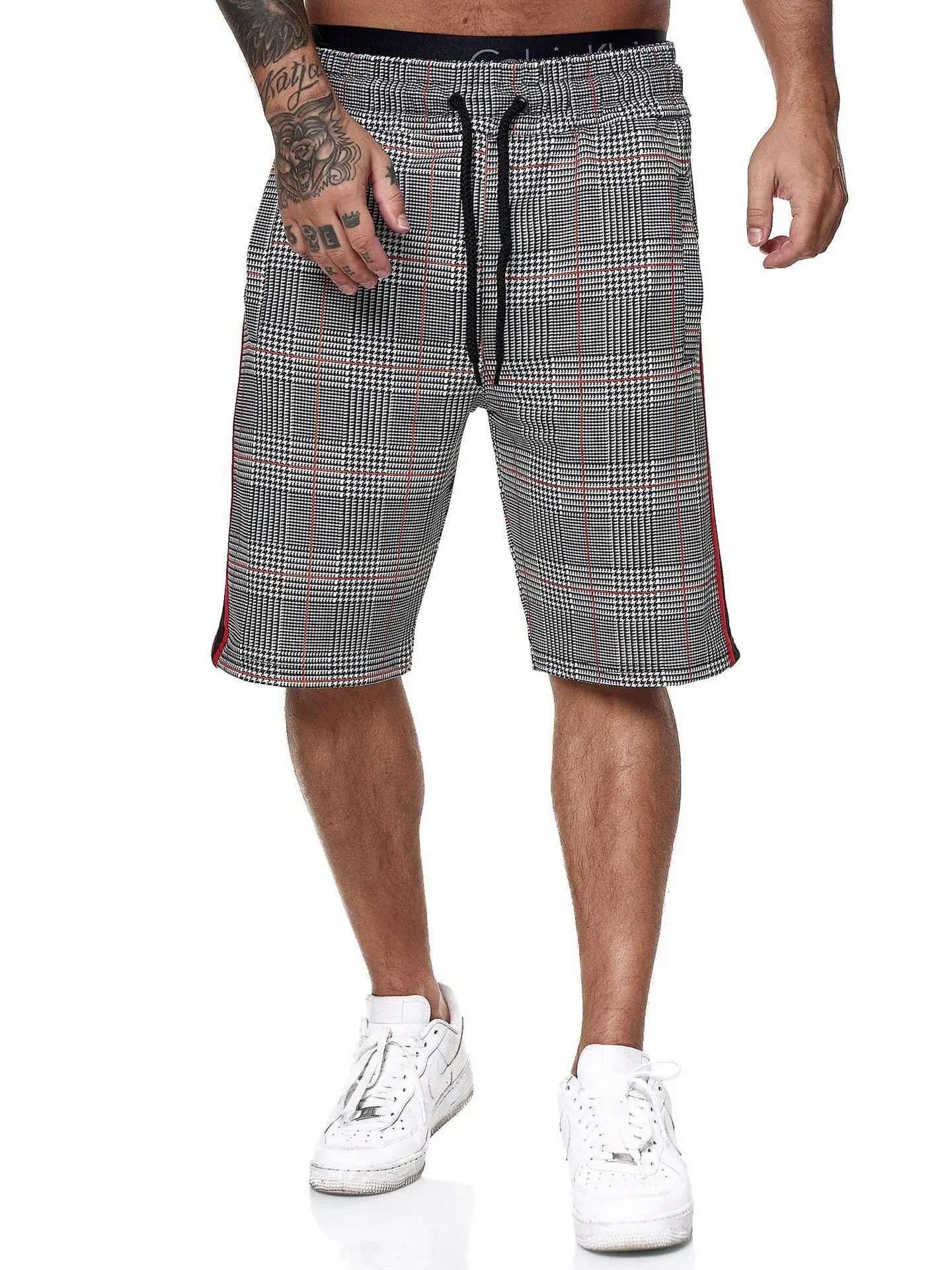 

2021 Summer Casual Sports Pants Men's European And American Plaid Stripe Fashion Slim Fitness Shorts Beach