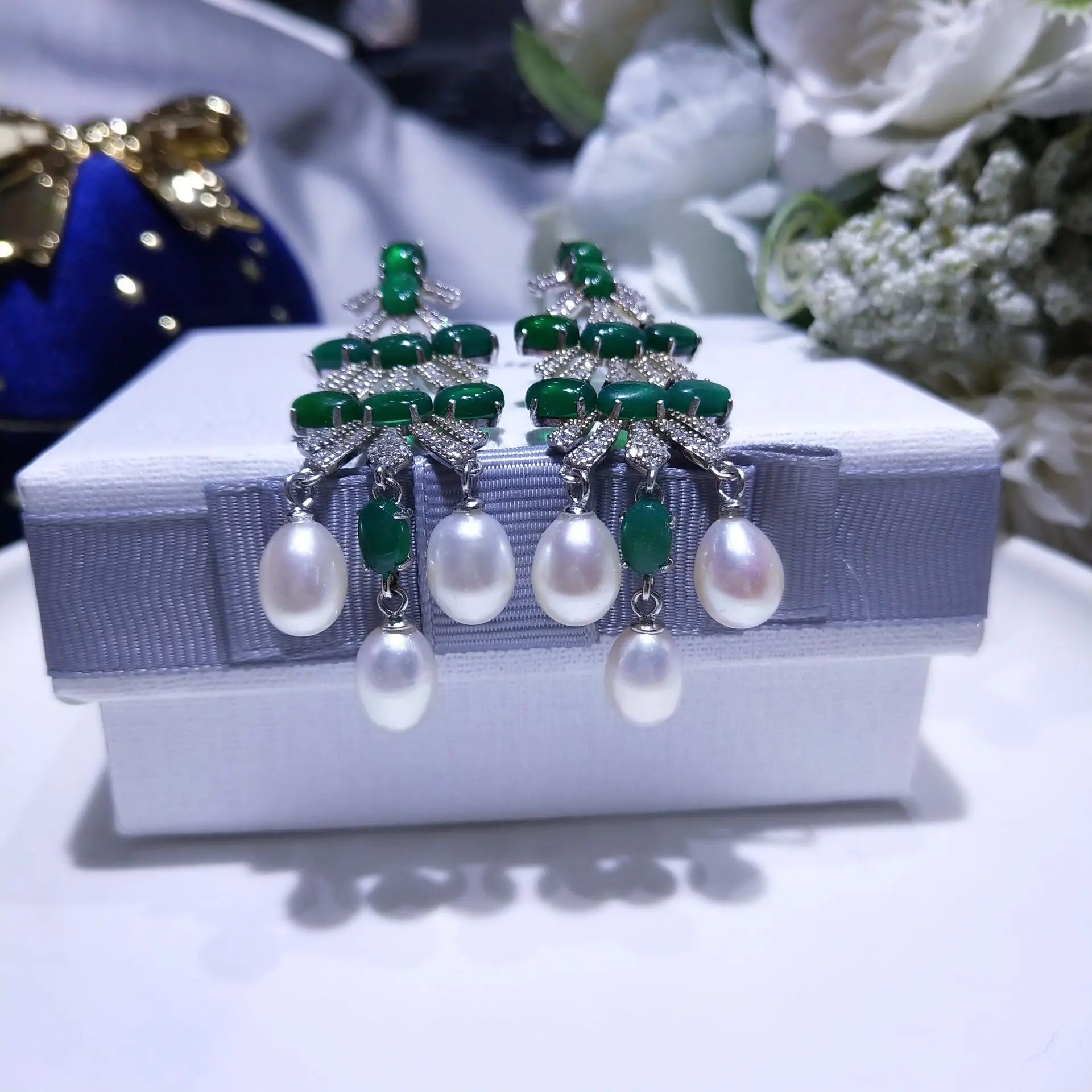 Luxury style sterling bright and light silver earrings 7-8mm fresh water pearl drop earrings
Luxury style sterling bright and light silver earrings 7-8mm fresh water pearl drop earrings