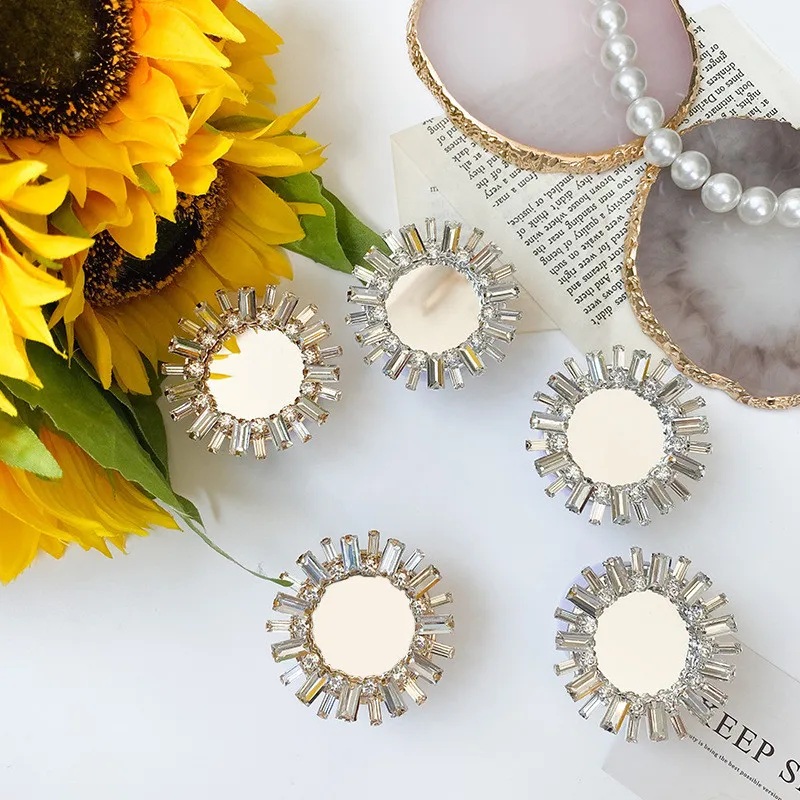 Luxury Rhinestone Folding Mobile Phone Holder DIY Paste-Type Foldable Ins Vanity Mirror Lazy Desktop Mobile Phone Tablet Stand
Luxury Rhinestone Folding Mobile Phone Holder DIY Paste-Type Foldable Ins Vanity Mirror Lazy Desktop Mobile Phone Tablet Stand