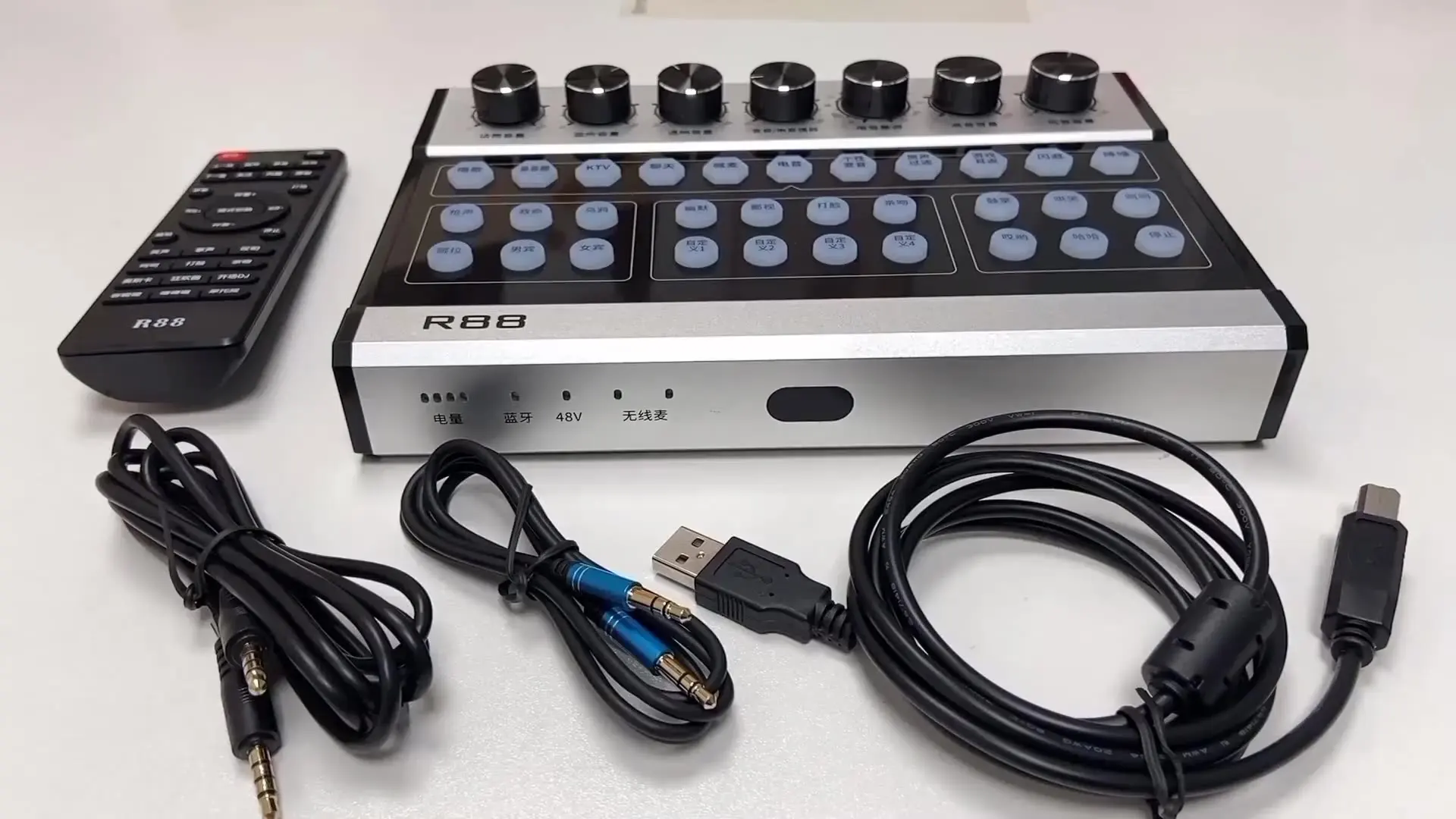 Wireless microphone live streaming sound card external usb sound cards studio recording voice changer and ambience effects
Wireless microphone live streaming sound card external usb sound cards studio recording voice changer and ambience effects