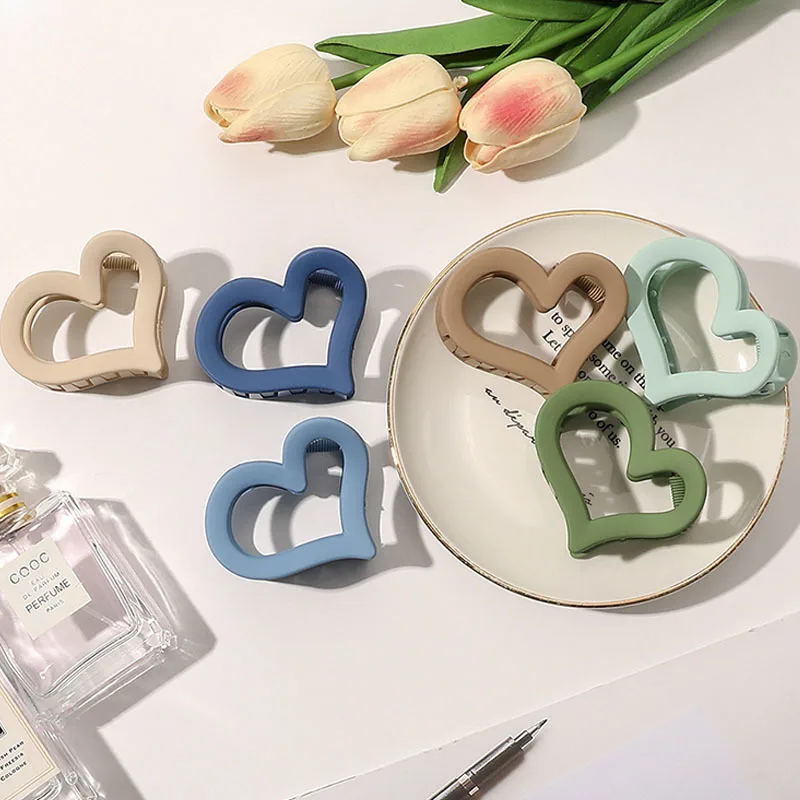 Korean Love Heart Small Hair Claw For Women Girls Headwear Crab Hair Clips Fashion Solid Color Acrylic Hairpins Hair Accessories
Korean Love Heart Small Hair Claw For Women Girls Headwear Crab Hair Clips Fashion Solid Color Acrylic Hairpins Hair Accessories