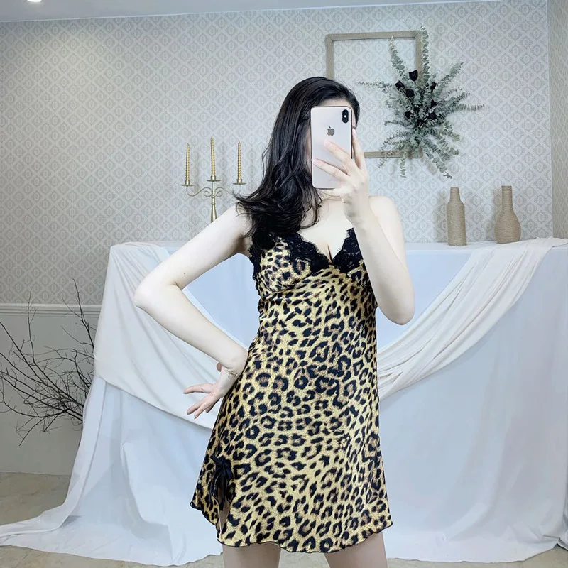 Leopard Printed Lace Patchwork Women Nightdress Lingerie V Neck Sexy Hot Summer Spaghetti Straps Nightgown for Woman Homewear
Leopard Printed Lace Patchwork Women Nightdress Lingerie V Neck Sexy Hot Summer Spaghetti Straps Nightgown for Woman Homewear
