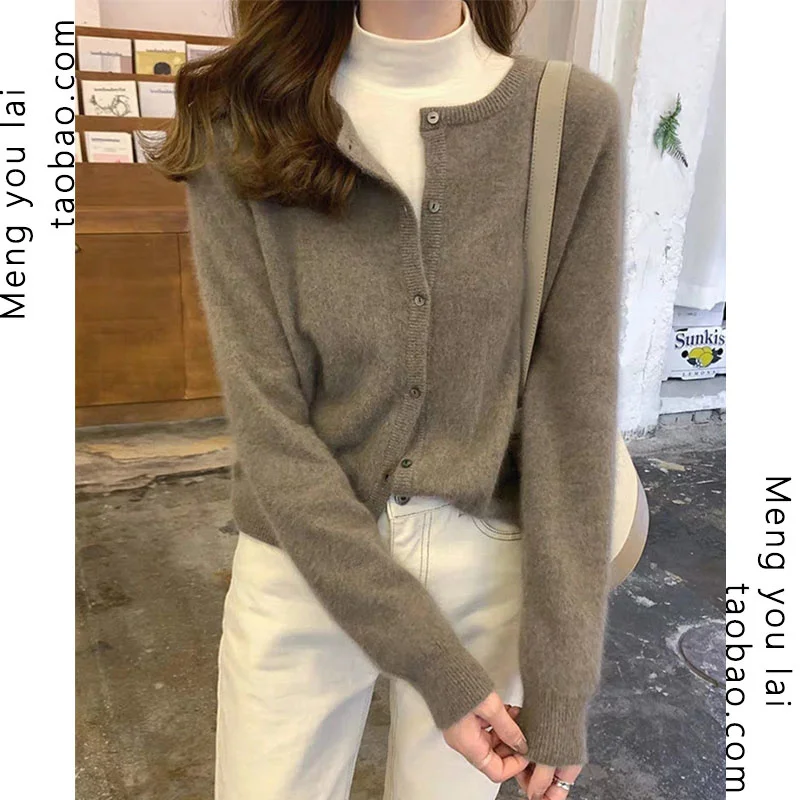 Autumn Winter Retro Gentle Soft Glutinous Short Western Style Knitted Cardigan Inner Wear Long-sleeved Bottoming Sweater
Autumn Winter Retro Gentle Soft Glutinous Short Western Style Knitted Cardigan Inner Wear Long-sleeved Bottoming Sweater
