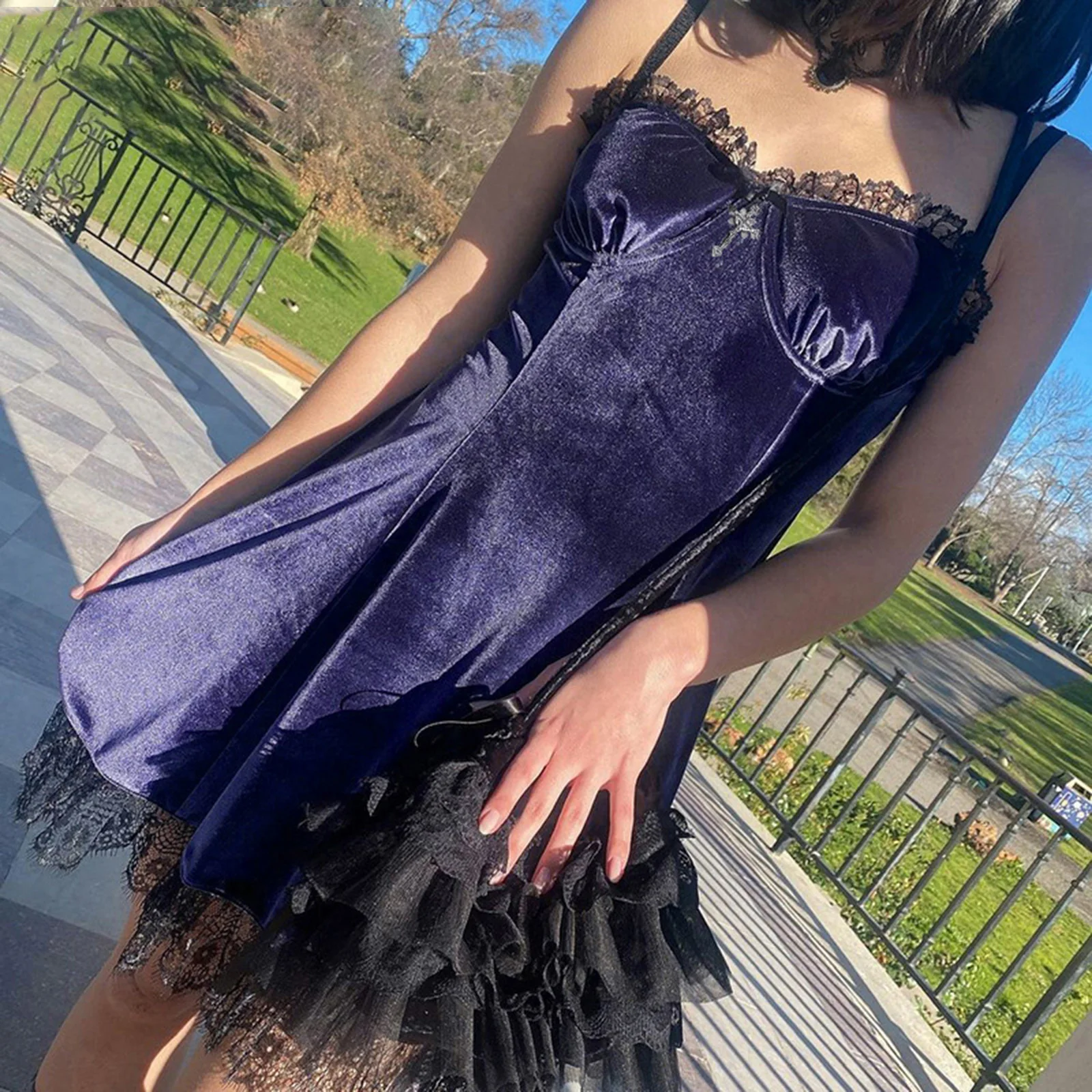 2021 Women Ruffles Velvet Dress Adults Sleeveless Spaghetti Strap V-Neck Lace Trim Bowknot One-piece
2021 Women Ruffles Velvet Dress Adults Sleeveless Spaghetti Strap V-Neck Lace Trim Bowknot One-piece