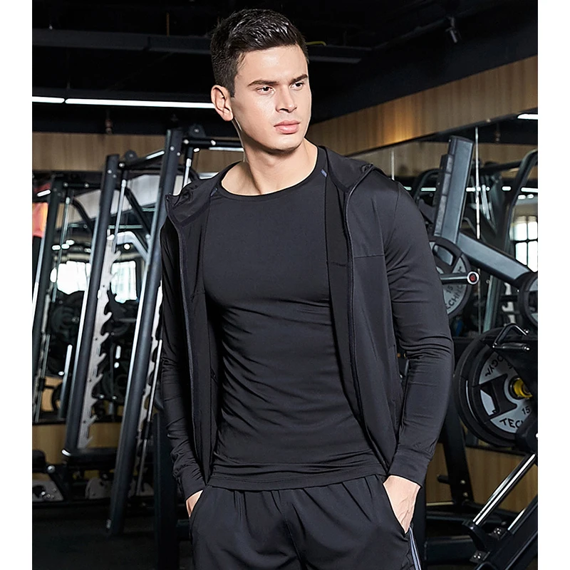 The new sports coat is a high-bounce, breathable, hooded, long-sleeved running suit for men 
The new sports coat is a high-bounce, breathable, hooded, long-sleeved running suit for men