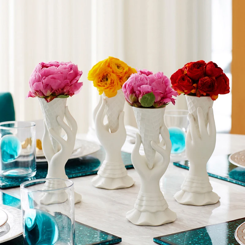 Muse I-Scream Porcelain Vase Modern Ornaments Figurines Art Desktop Little Vase Living Room Porch Bedroom Flower Plant Holder 
Muse I-Scream Porcelain Vase Modern Ornaments Figurines Art Desktop Little Vase Living Room Porch Bedroom Flower Plant Holder