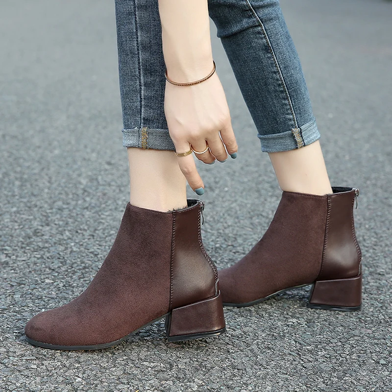 Женские короткие ботинки, лоскутные замшевые и кожаные коричневые ботинки, женские весенние короткие ботинки из плюша и кожи, женские высок...
Женские короткие ботинки, лоскутные замшевые и кожаные коричневые ботинки, женские весенние короткие ботинки из плюша и кожи, женские высок...